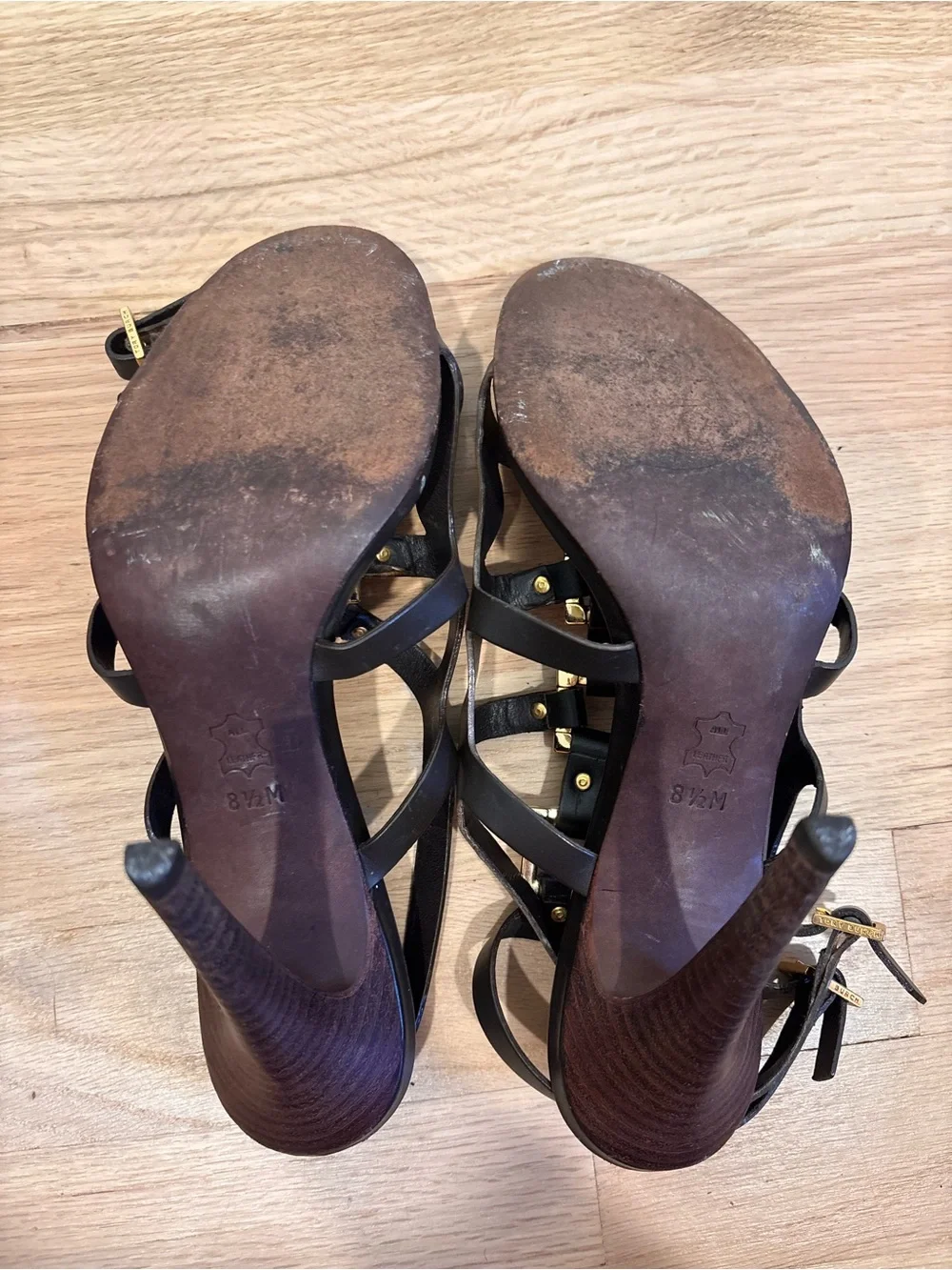 Tory Burch Francesca sandals in a black leather gladiator style size 8.5